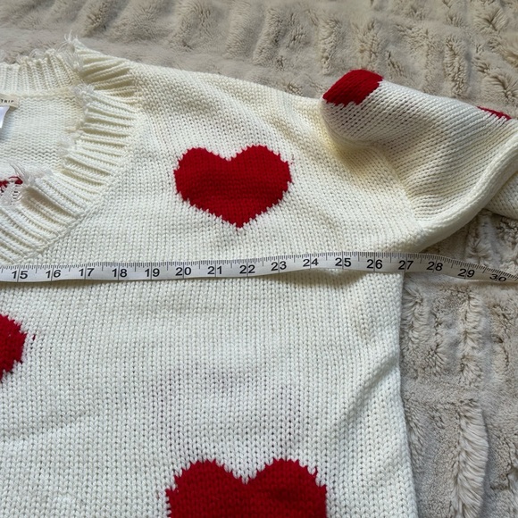 Red Heart Oversized Shaggy Sweater Perfect for Valentines! Women’s Large. - Picture 7 of 10